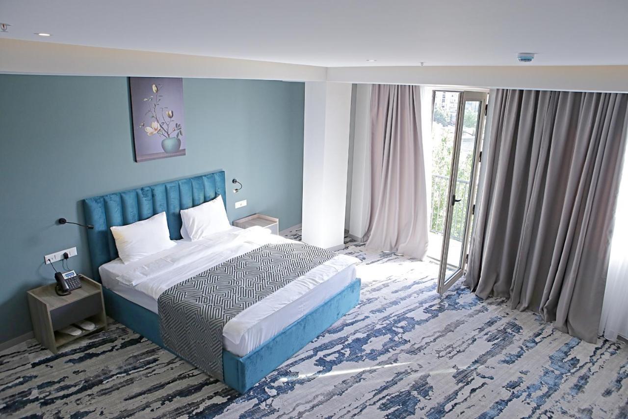 Hotel Address 9D Тбилиси Екстериор снимка